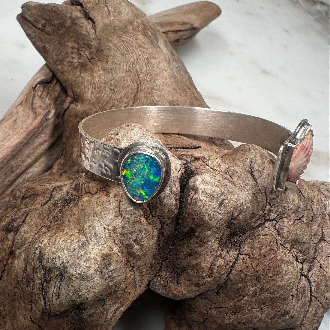Opal Bracelets Everyone Is Wearing for a Sophisticated Fashion Statement