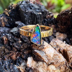 Solar Crest — 14K Gold Winton Boulder Opal Ring