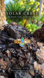  Solar Crest’s Winton Boulder opal displaying blue, green, yellow, and orange color.

