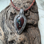 A silver pendant necklace 