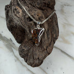 Ember Rift Relikt Australischer Boulder Opal Anhänger